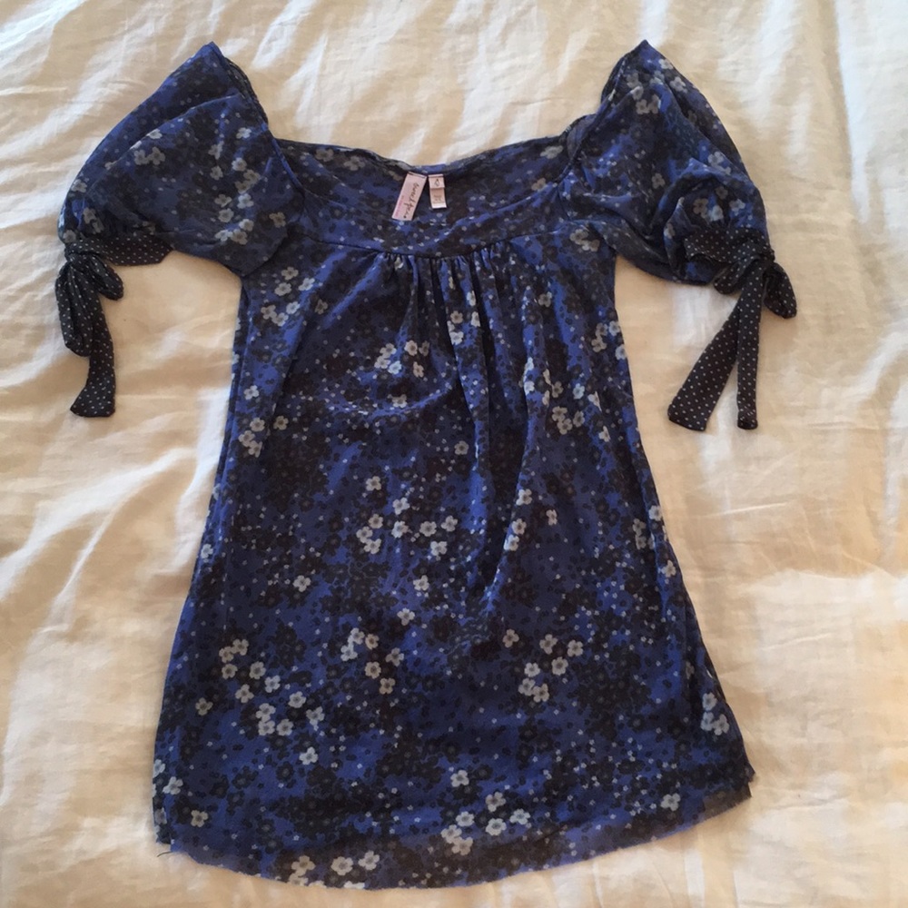 Sweet Pea Blue Top